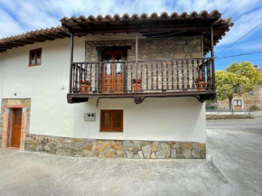 Traditional Holiday Home in Soto del Barco near Seabeach